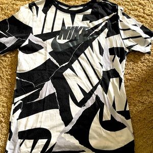 Nike boys t-shirt